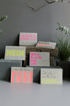 Good old friends Neon-Postkarte – mit humorvollen Sprüchen
